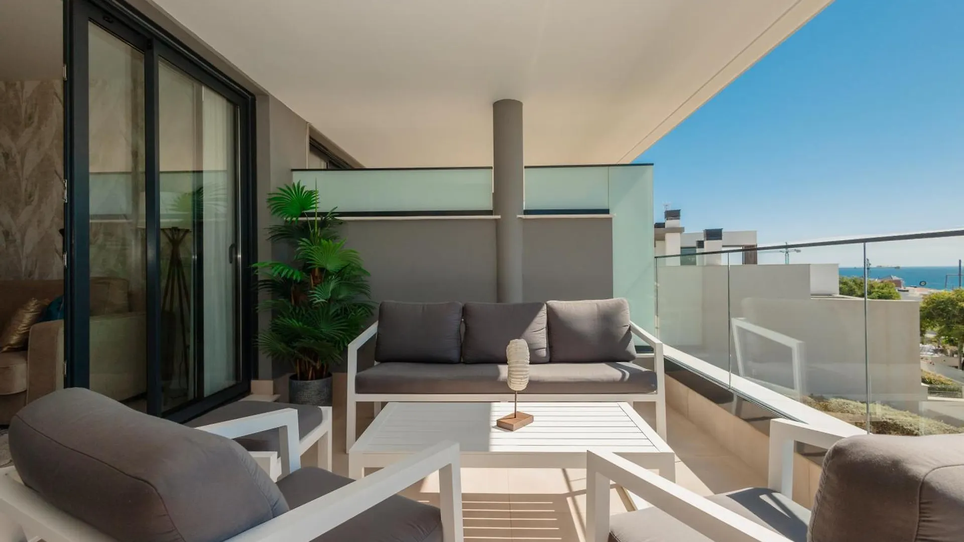 Magnificent Apartment, Close To The Beach, In Estepona 0*,