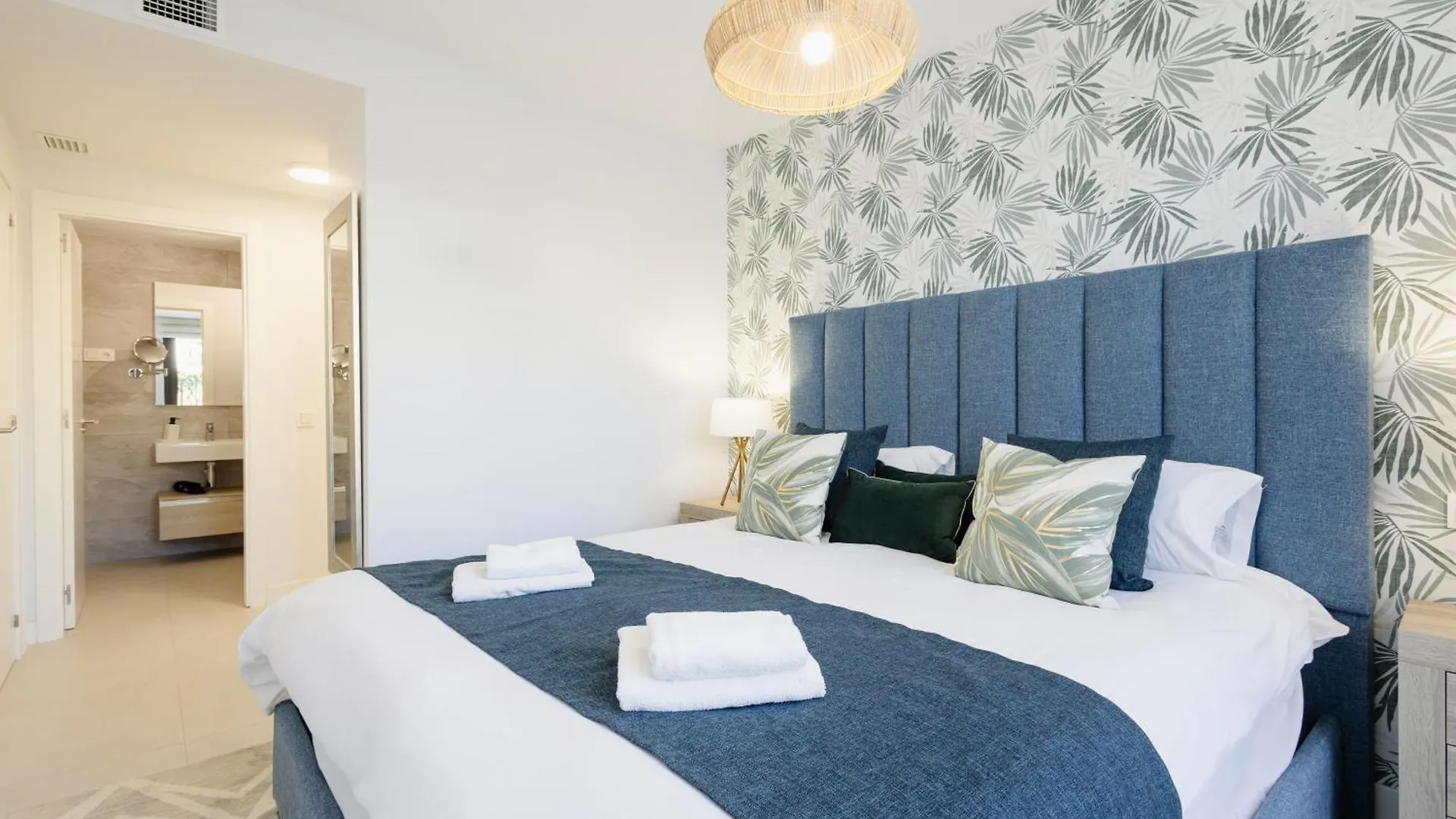 Daire Magnificent Apartment, Close To The Beach, In Estepona