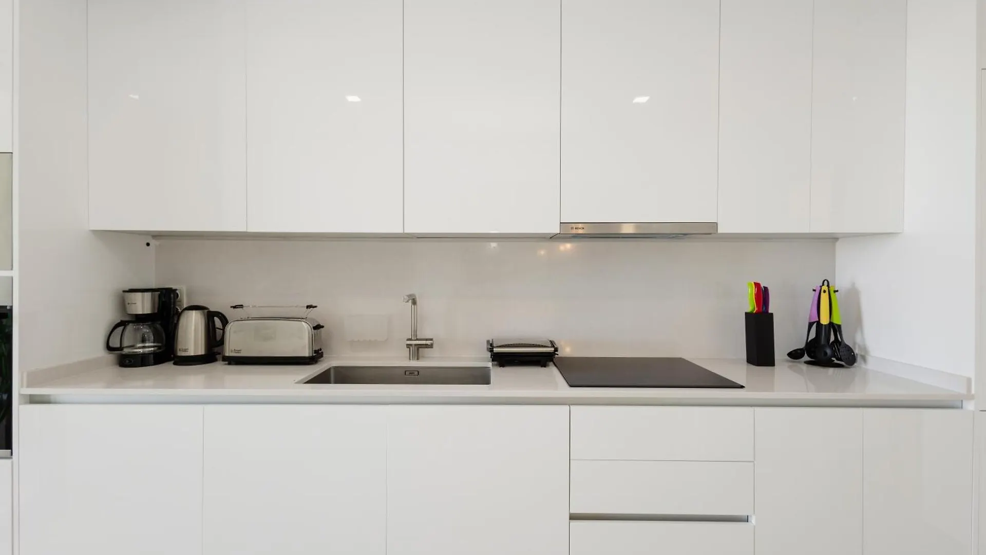 Magnificent Apartment, Close To The Beach, In Estepona İspanya