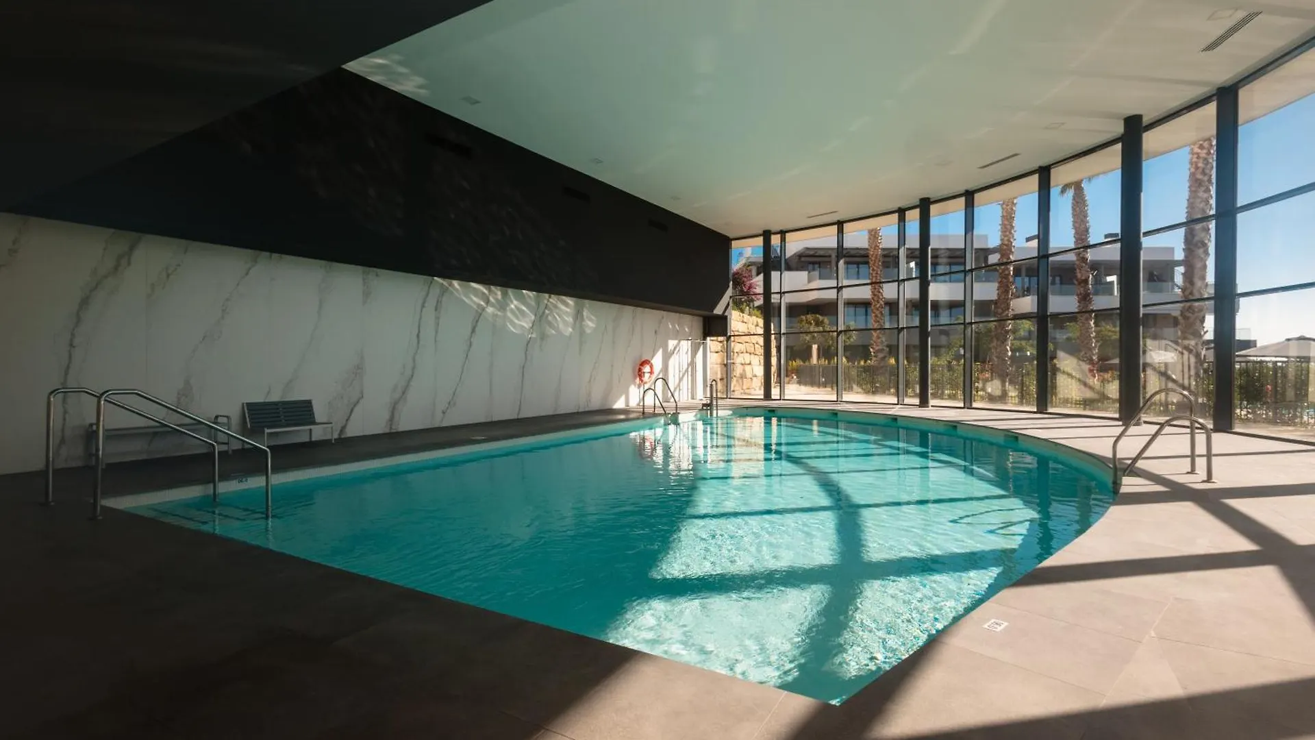 Magnificent Apartment, Close To The Beach, In Estepona 0*,  İspanya