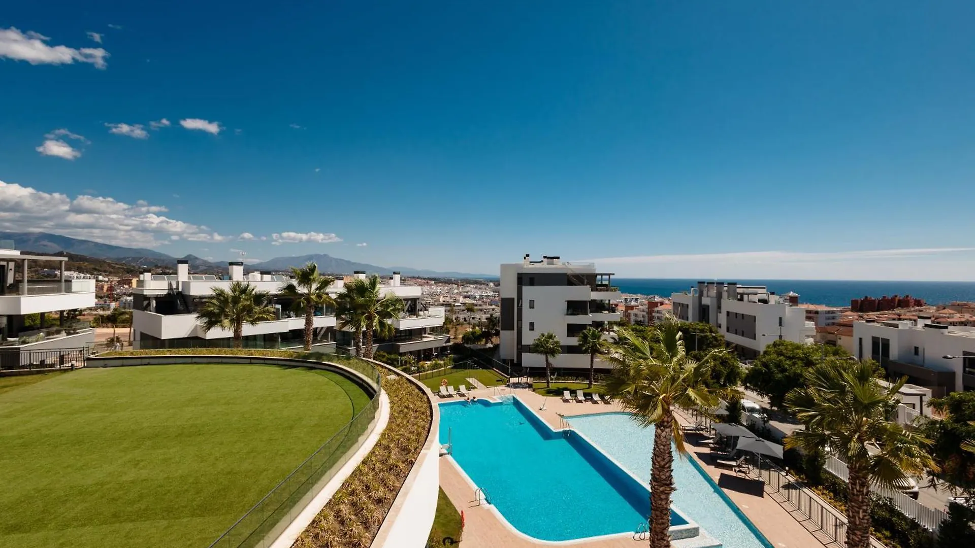 Magnificent Apartment, Close To The Beach, In Estepona