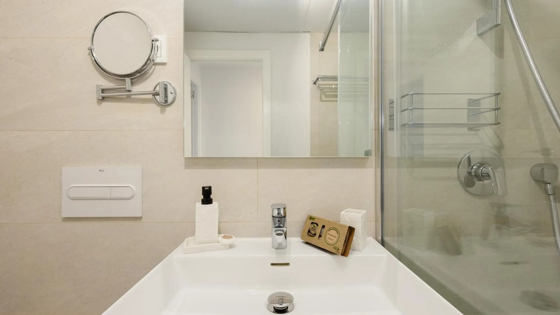 Magnificent Apartment, Close To The Beach, In Estepona Spain